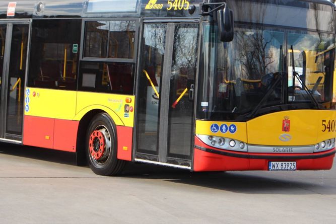 Kłótnia podczas wysiadania z wózkiem z autobusu. "Krzyczał i znieważał"