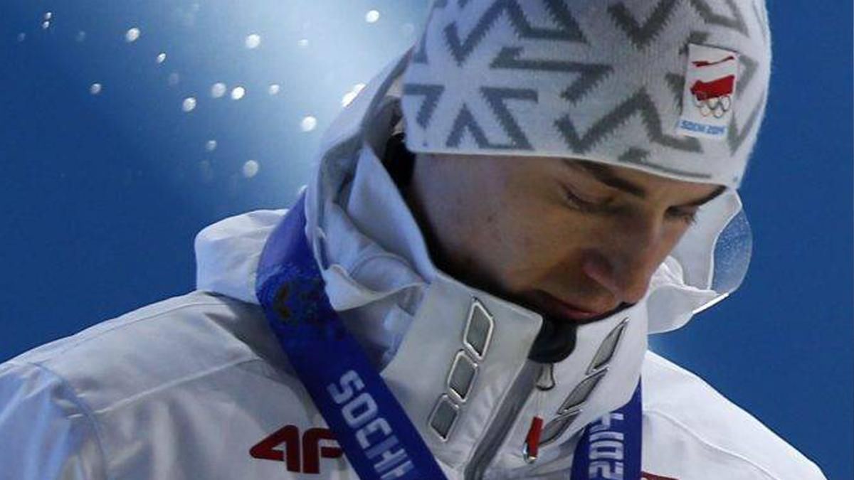 Kamil Stoch bardzo przeżył przegraną na Igrzyskach Olimpijskich. O jego emocjonalnej reakcji mówią dziś wszystkie serwisy sportowe