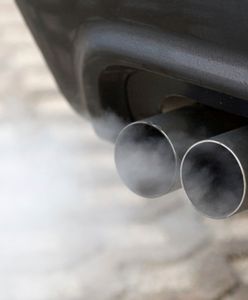 Poznaj auto po spalinach - Zobacz, co oznacza kolor dymu?