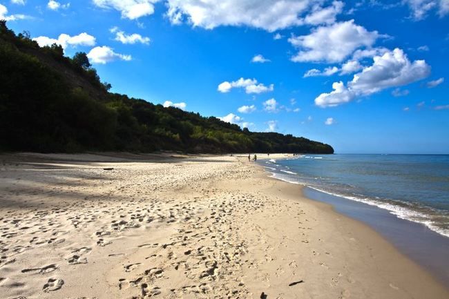 Plaża w Jastrzębiej Górze (fot. R Szatkowski / Shutterstock.com) 