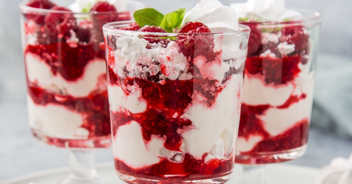 Eton mess- Pyszności; źródło Adobe Stock