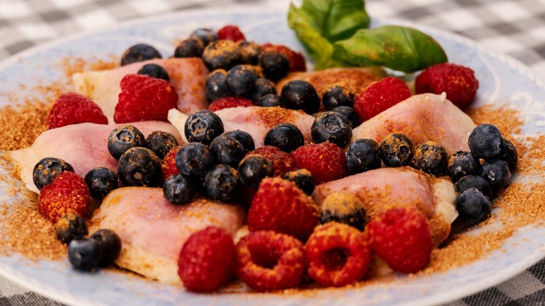 Pierogi z malinami- Pyszności, źródło: Adobe Stock