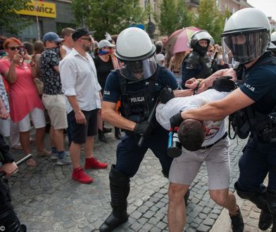 Białystok. Po zajściach podczas Marszu Równości policja zidentyfikowała już 92 osoby
