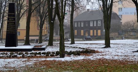Miało być Muzeum Żydów, a będzie parking. Mieszkańcy mówią: Trzeba iść z postępem