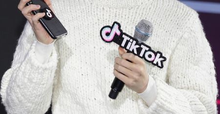 Tik tok nie powiadomił policji. Skandal po samobójstwie na wizji
