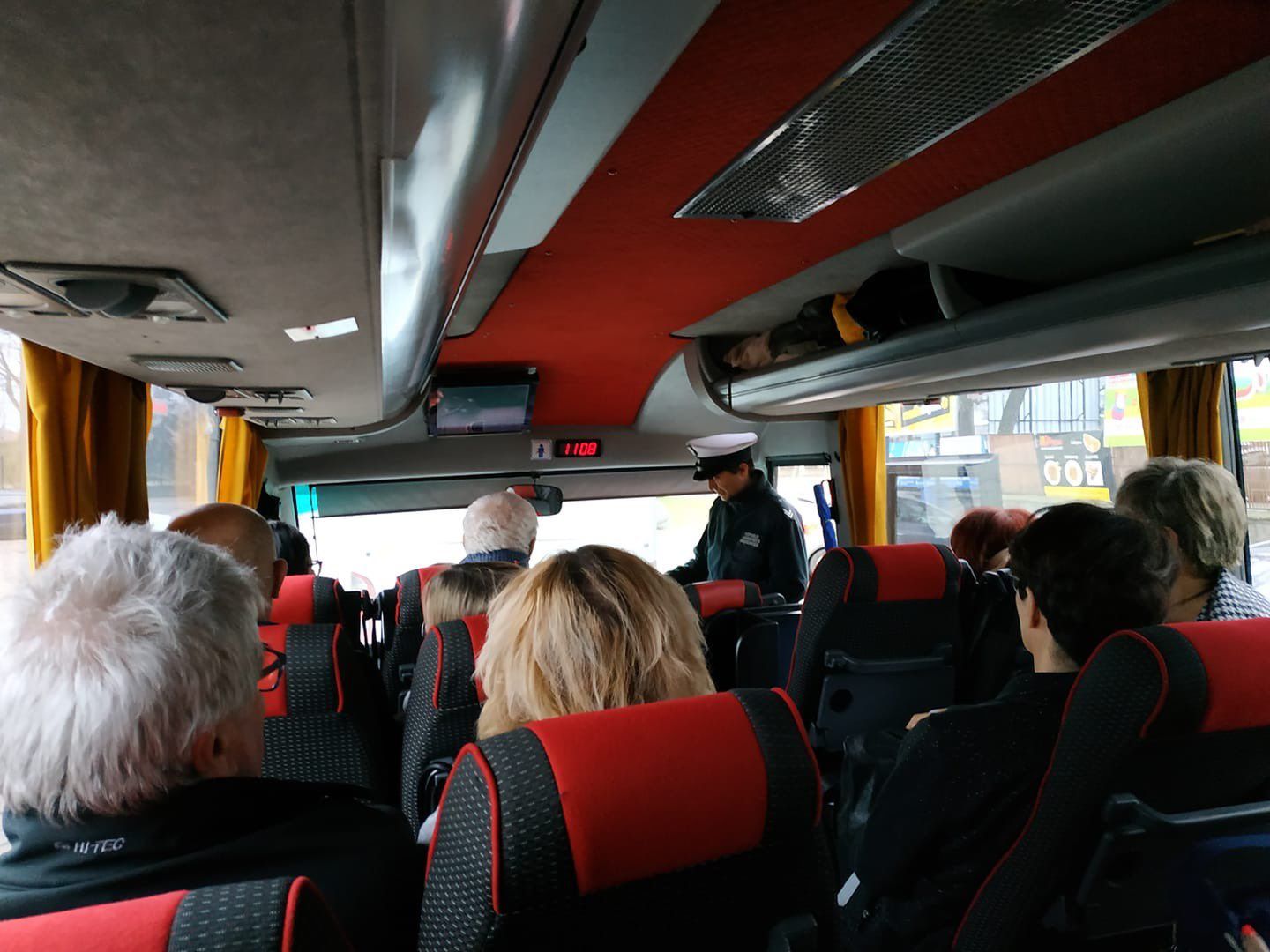 Jechali na Marsz Tysiąca Tóg. Wstrzymała ich kontrola autokaru 