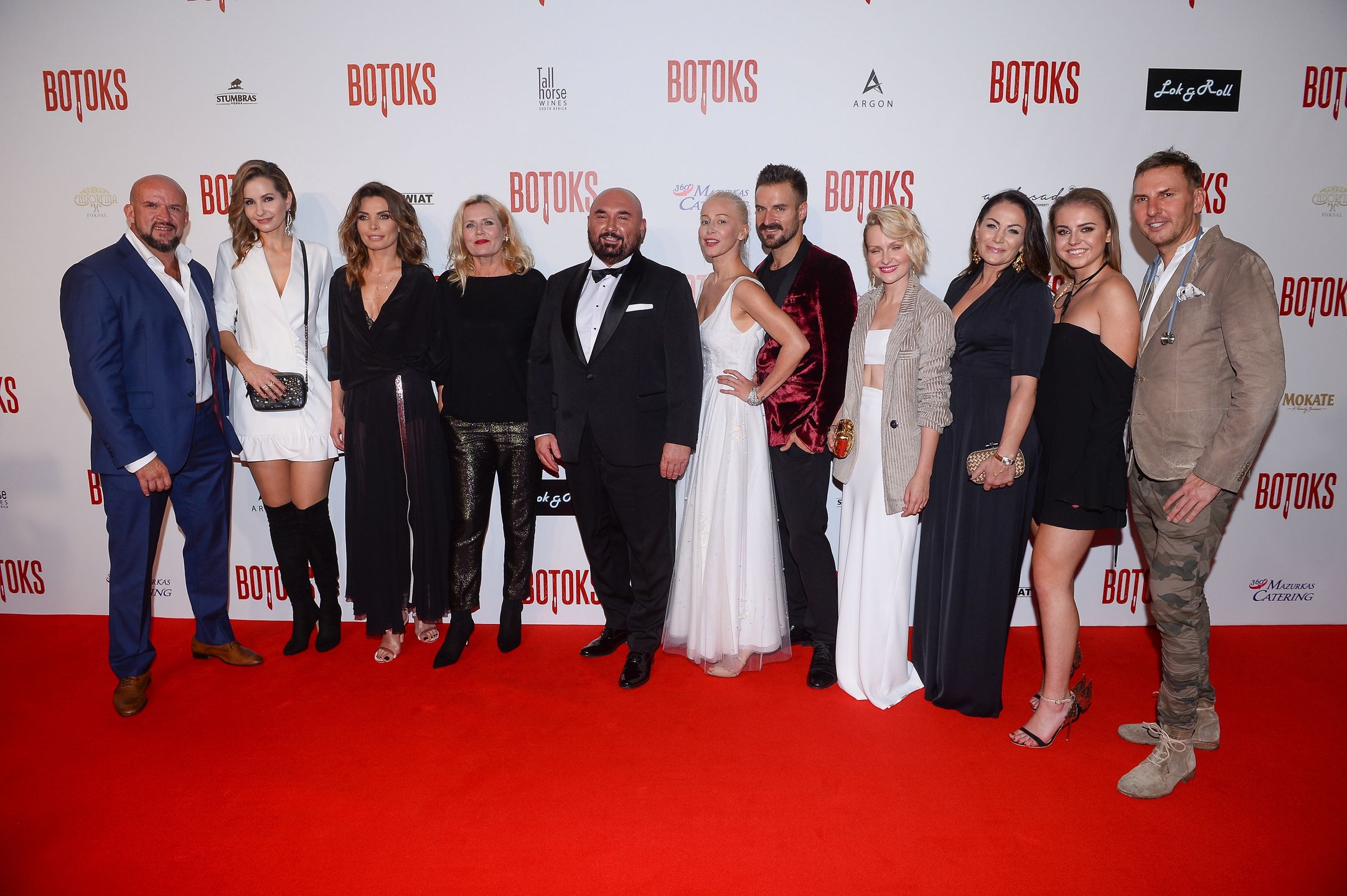 Główna obsada filmu "Botoks" wraz z reżyserem. Najnowszy film Vegi dla wielu widzów jest rozczarowaniem. 