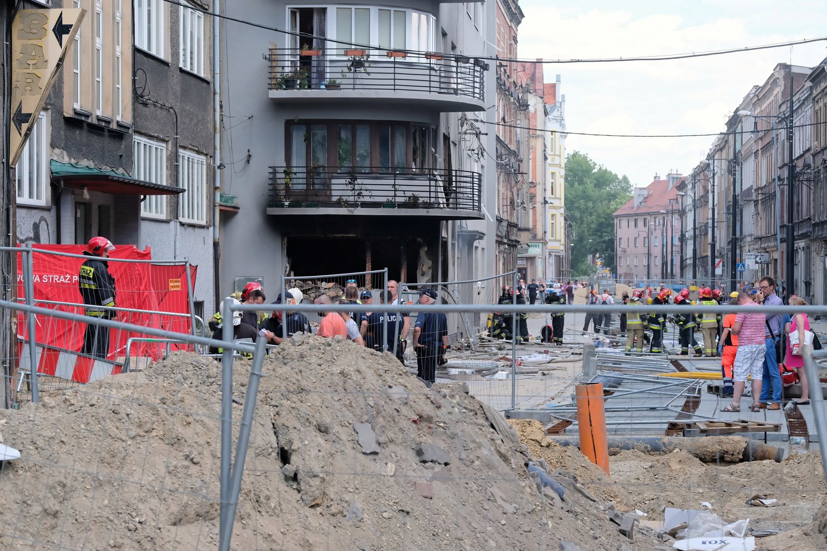 Bytom. Spekulacje wokół eksplozji w kamienicy. Wkrótce wyniki sekcji zwłok 