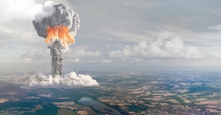 Ostrzeżenie naukowców. "Zegar zagłady" przestawiony na 2 minuty do apokalipsy