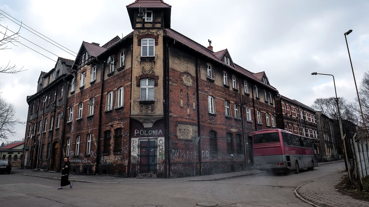 Życie w mieście, które się wali: "Tutaj kiedyś stał mój dom"