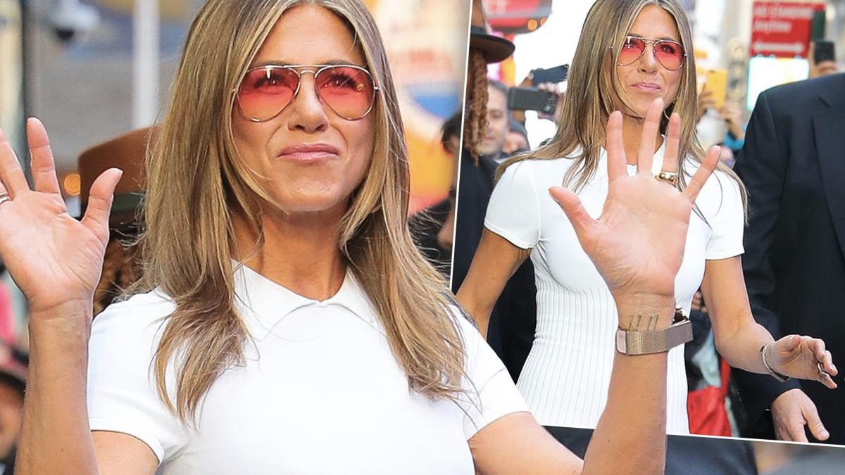 Jennifer Aniston w białej sukience