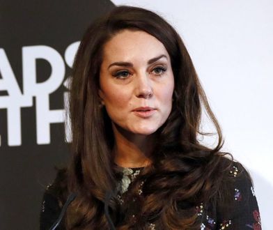 Co dzieje się w twarzą Kate?