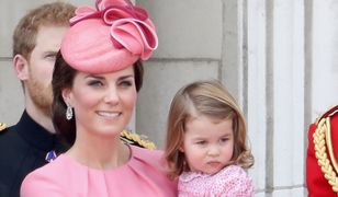 Mały książę i księżniczka na urodzinach królowej Elżbiety II