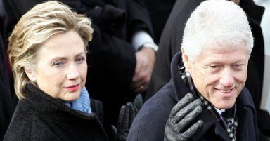 Bill Clinton zgwałcił żonę?