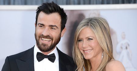 Nie tylko znajomość z Bradem Pittem. Coraz częściej plotkuje się o powodach separacji Aniston