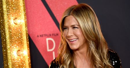 Jennifer Aniston niedawno się rozwiodła. Teraz całuje się z tajemniczym mężczyzną