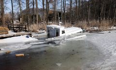 Papieski statek Tryton podniesiony po zatopieniu