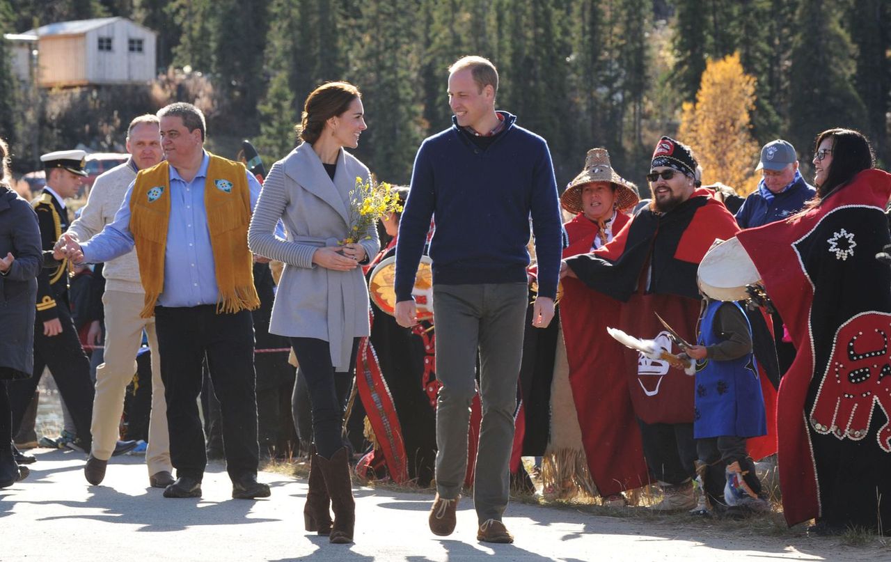 Kowbojskie kozaki i szary płaszcz. Casualowa Kate w Kanadzie