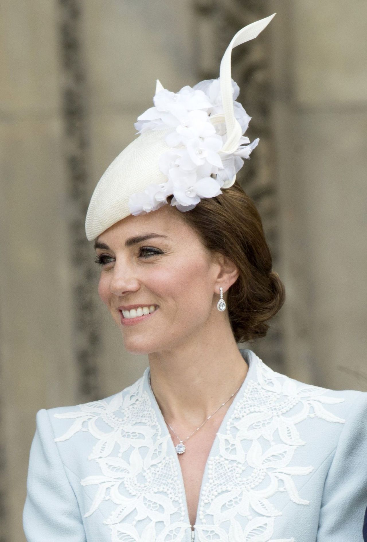 Fryzury Kate Middleton – co takiego robi, że zawsze wygląda perfekcyjnie?