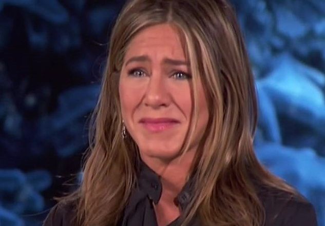 To było dla niej za wiele. Jennifer Aniston popłakała się na wizji