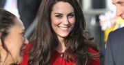 LOOK OF THE DAY: Kate Middleton w czerwonym zestawie