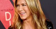 Jennifer Aniston zaszalała przed Emmy. Pokazała swój ogromny salon, popijając szampana. Jest w samej piżamie