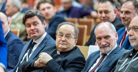 Rydzyk z Macierewiczem w trosce o cyberbezpieczeństwo. Współpraca z Amerykanami