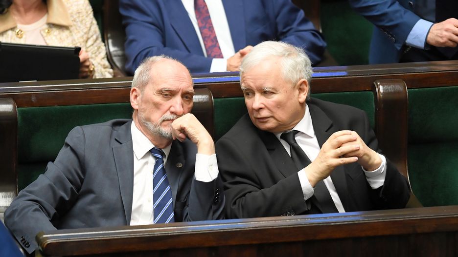 Badanie poparcia partii politycznych. PiS pewnie prowadzi, ale nie ma samodzielnej większości