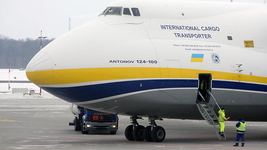 Antonov 225 ląduje w Warszawie