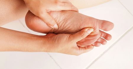 Zobacz, co dzieje się z twoim ciałem gdy zakładasz szpilki