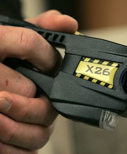 Policjant kilkakrotnie poraził 18-latka paralizatorem. Zarzuty dla czterech funkcjonariuszy