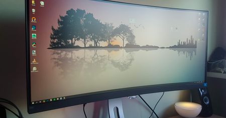 Świetny, ultraszeroki monitor od Philipsa. Sprawdzi się i w grach i w pracy