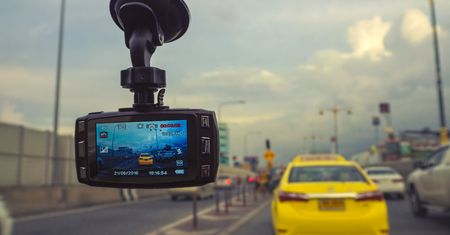 Wideorejestrator na każdą kieszeń. Bezpieczeństwo w aucie to podstawa