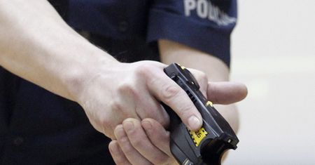 Policjanci skazani za torturowanie zatrzymanych paralizatorem. Wyrok jest prawomocny