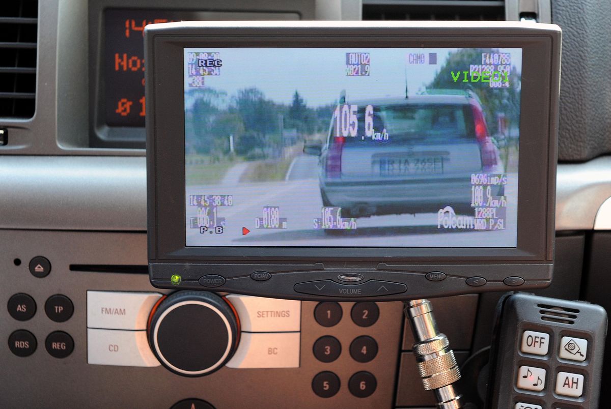 Policja kupuje 140 nieoznakowanych radiowozów z wideorejestratorami. Kto wygra przetarg?