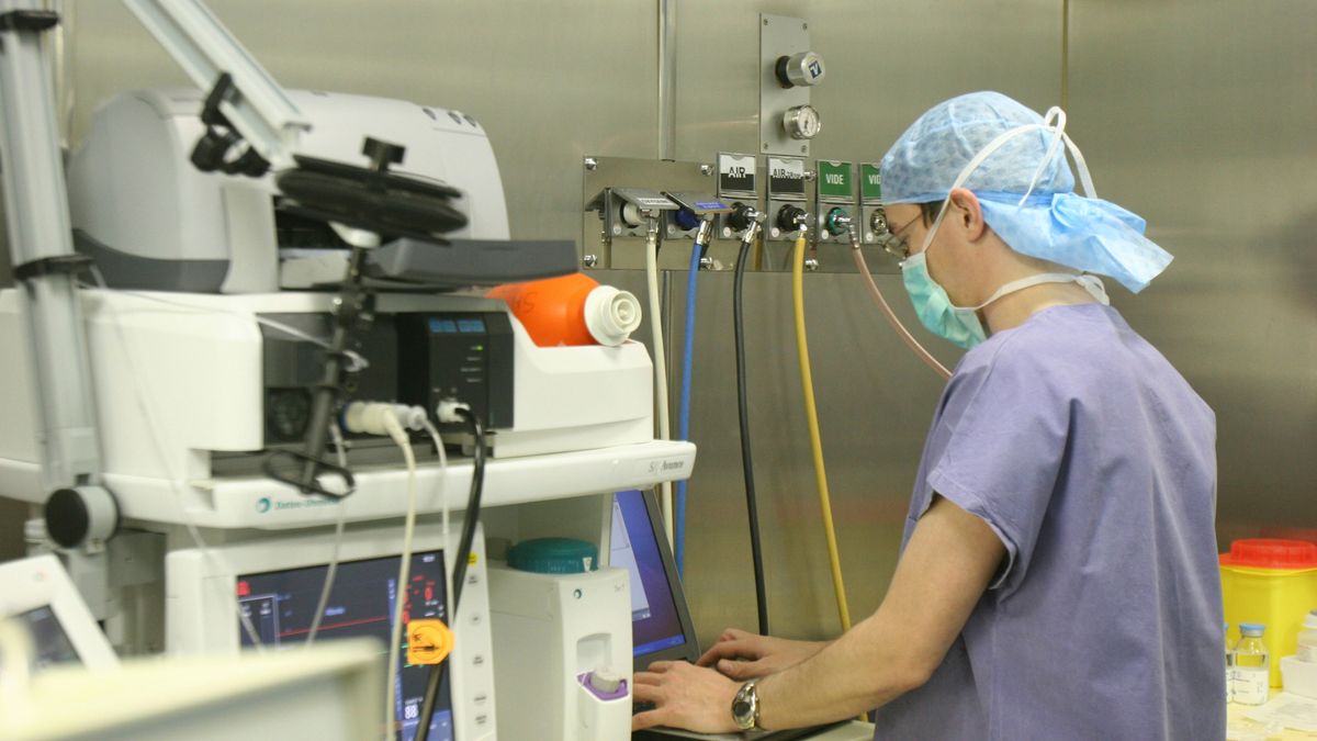 Na prostsze respiratory trzeba czekać od 8 do 10 tygodni, ale producent jeszcze je dostarcza. Gorzej z tymi bardziej skomplikowanymi.