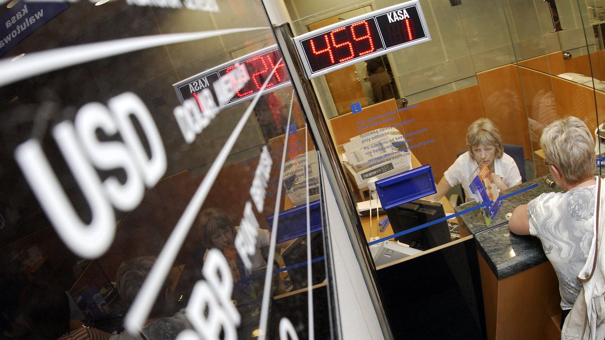 Kursy walut. Co ze złotym?