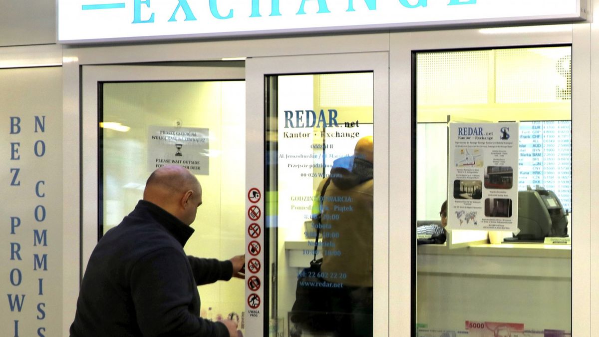 Kursy walut. Co ze złotym?