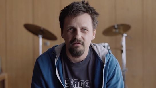 "Gotowi na wszystko. Exterminator" to polska komedia z Pawłem Domagałą w roli Marcysia