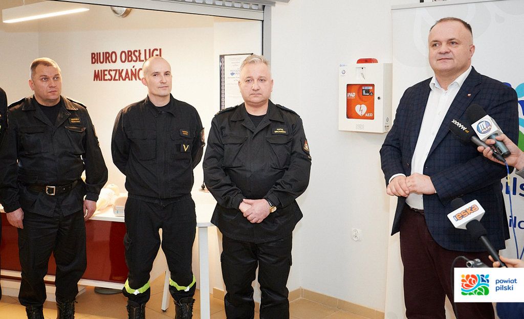Samoobsługowy defibrylator w starostwie