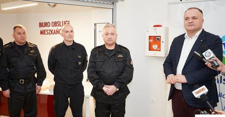 Samoobsługowy defibrylator w starostwie