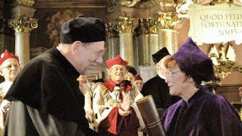 Javier Solana odbiera doktorat hc Uniwersytetu
Wrocławskiego