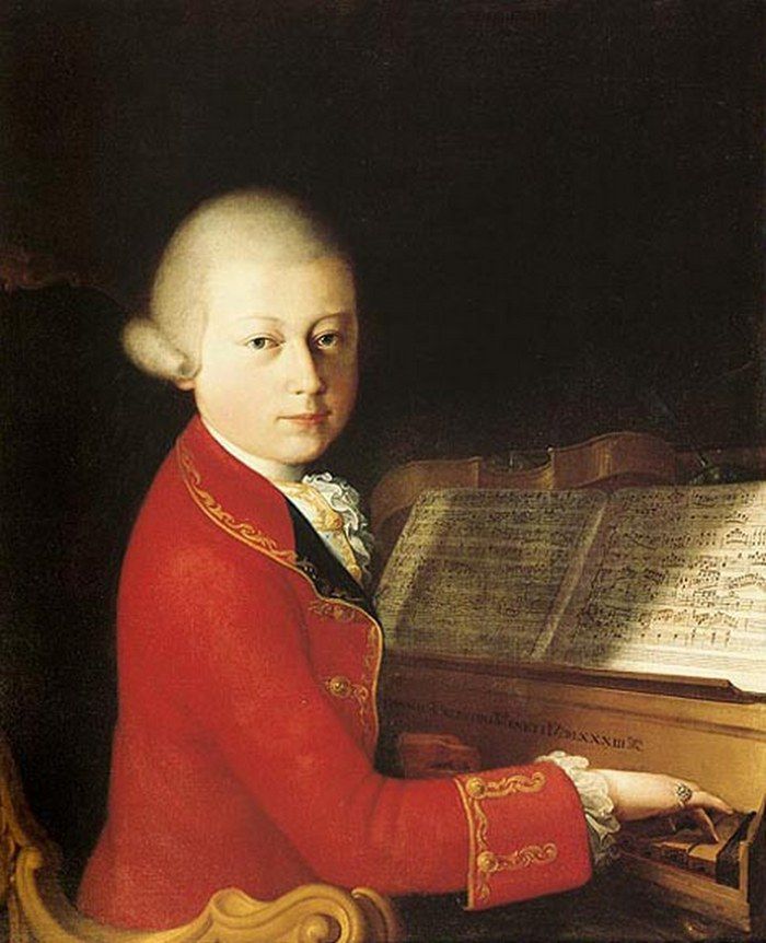Mozart od najmłodszych lat musiał lawirować w świecie dworskich gierek i intryg. Koncertować zaczął już jako kilkulatek 