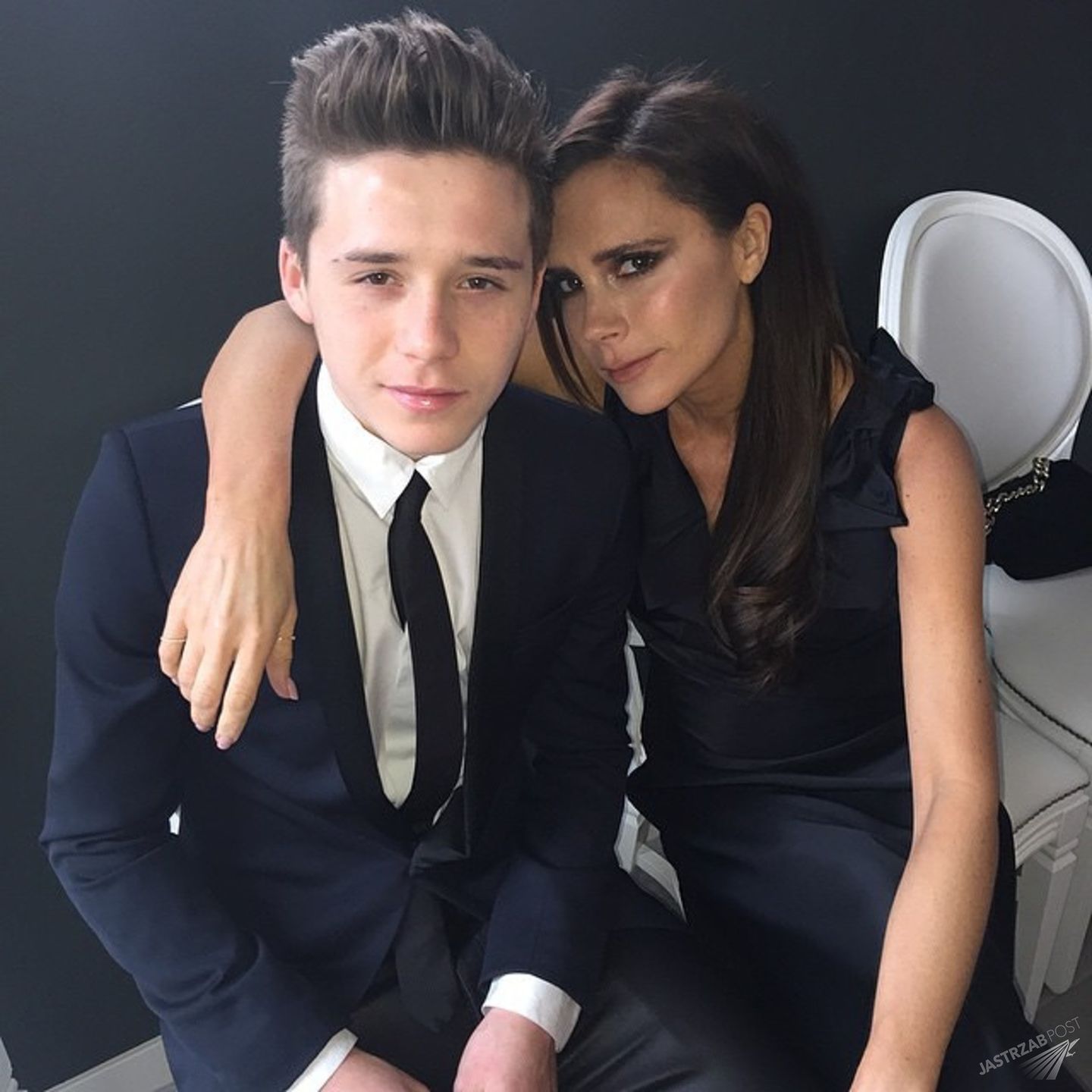 Brooklyn Beckham z Victorią Beckham