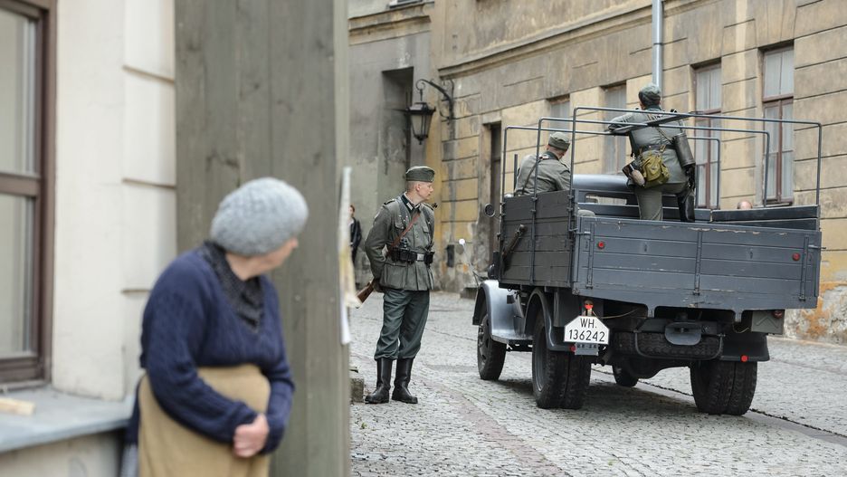 Warszawa. Akcja pod Arsenałem. Plan zdjęciowy filmu "Kamienie na szaniec" w reżyserii Roberta Glińskiego