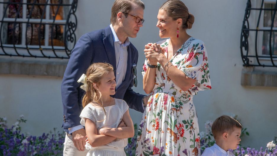 Szwedzka księżniczka Victoria z mężem księciem Danielem i dziećmi: Estelle i Oscarem