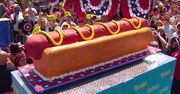 Tort dla prawdziwych miłośników hot-dogów. Cały do zjedzenia