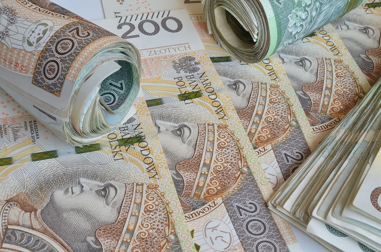 Pamiętasz jakiego koloru są polskie banknoty? 