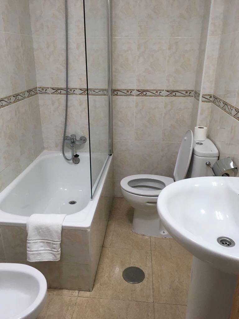 terriblerealestateagentphotos.com