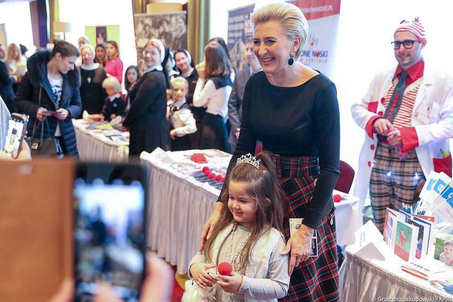 Agata Duda w spódnicy z Zary